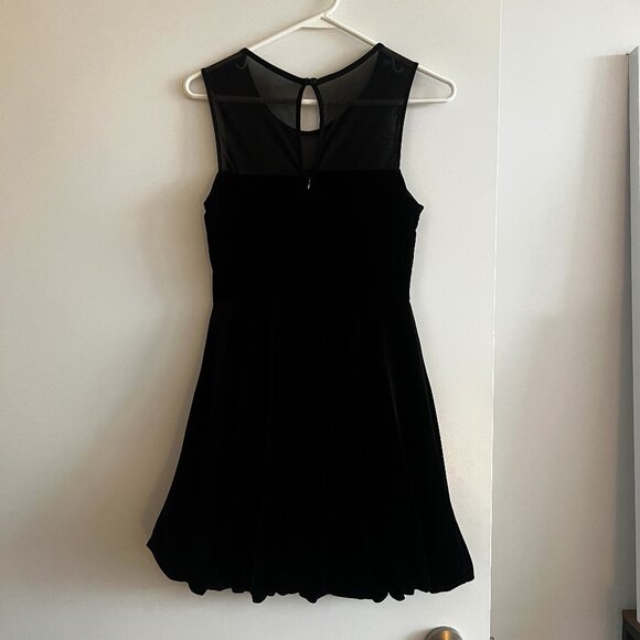 Forever 21 Black Velvet Short Holiday Dress Size Small - Picture 3 of 8